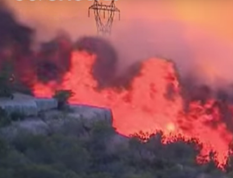 Alertă pentru românii care călătoresc! Incendiu de proporții la Marsilia, avertisment oficial de la MAE