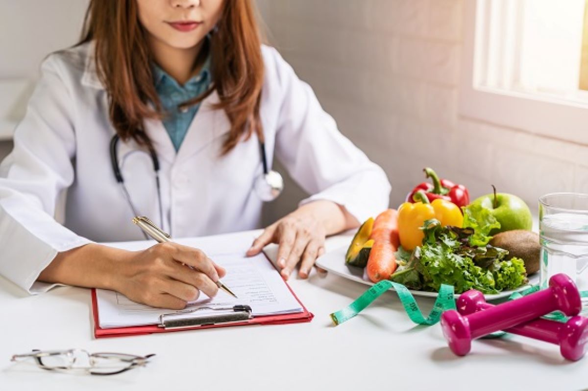 Ce trebuie să includă un meniu de regim pentru colonul iritabil? Iată care sunt alimentele permise!