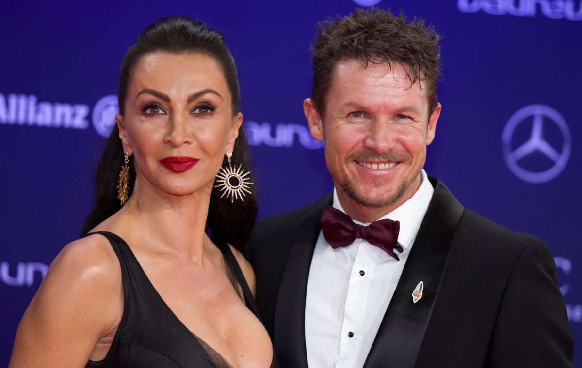 Primele imagini cu Mihaela Rădulescu, după moartea iubitului. Aceasta participă la înmormântarea lui Felix Baumgartner