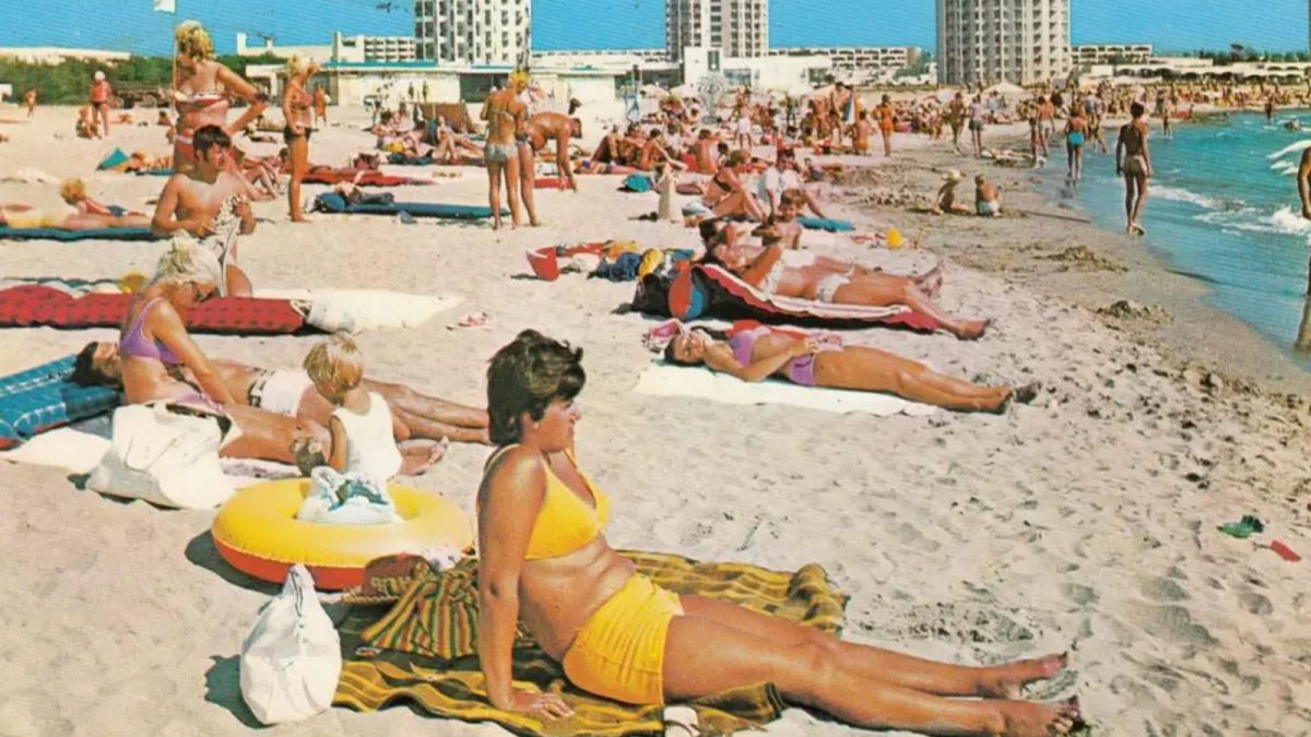 Cum arătau vacanțele românilor acum 40 de ani? Cu un salariu, își puteau cumpăra o călătorie prin toată țara