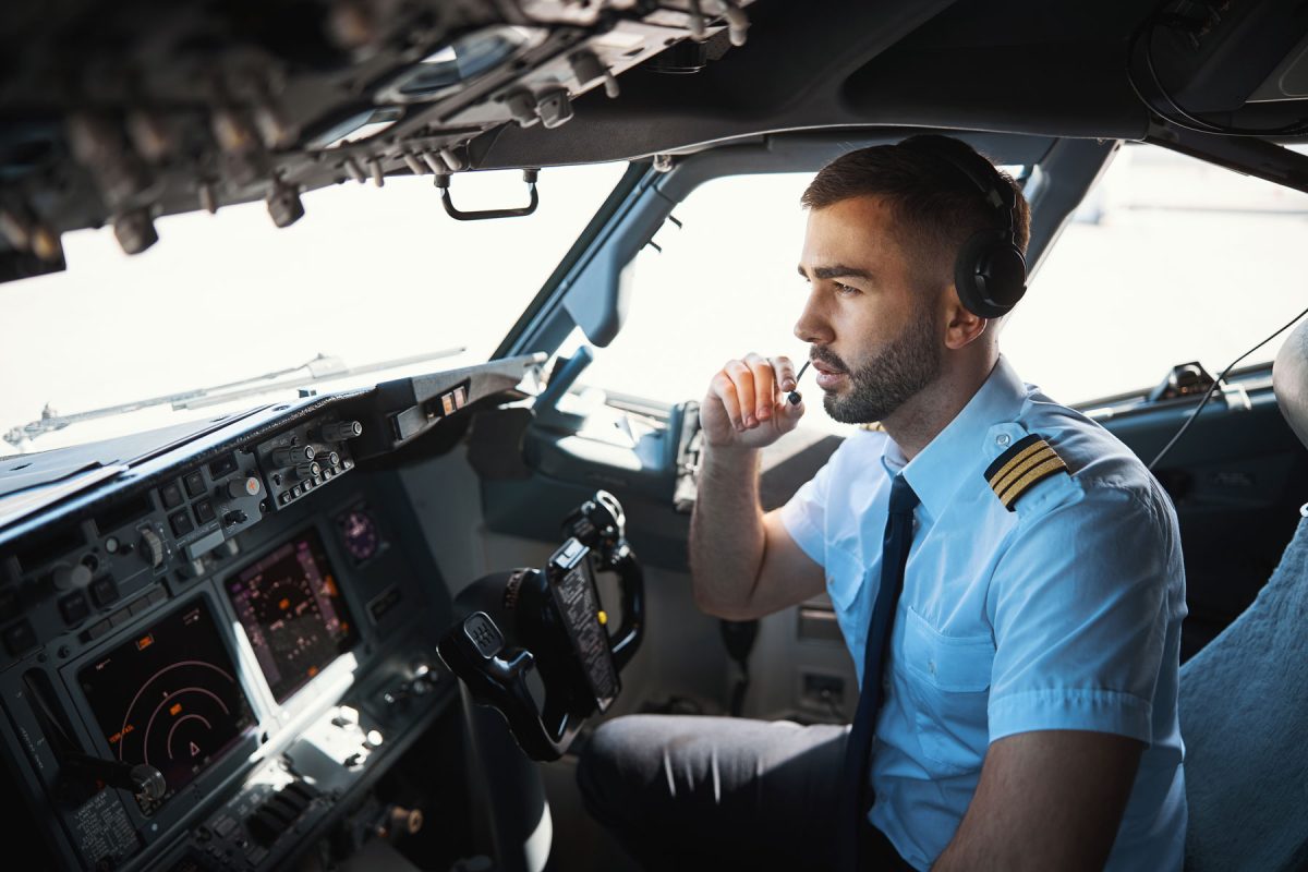 Se schimbă regulile în aviația mondială? Statul cere să se ridice vârsta de pensionare a piloților