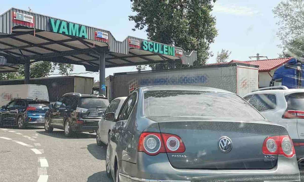 Depistată la volanul unui autoturism, deşi nu avea acest drept