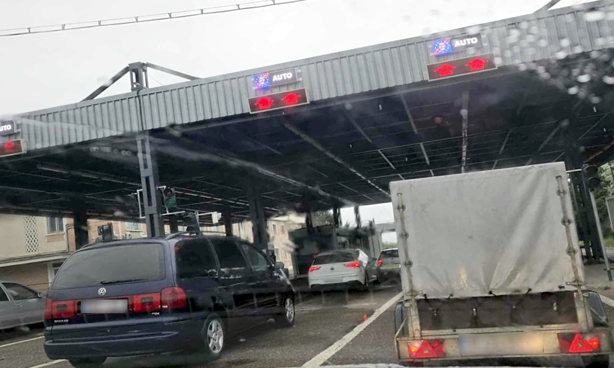 Remorcă neînmatriculată, trasă de un cetățean britanic. A fost prins la frontiera Galați