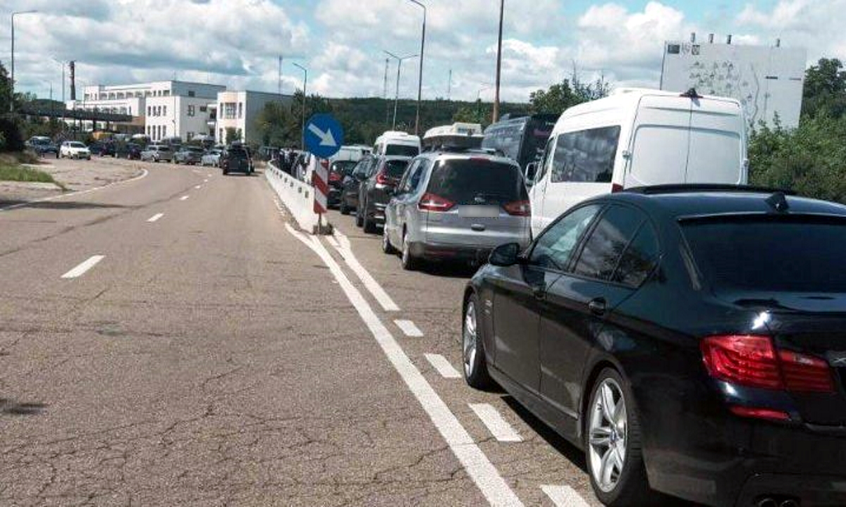 Remorcă neautorizată pentru circulația în România, depistată la frontiera de la Albița