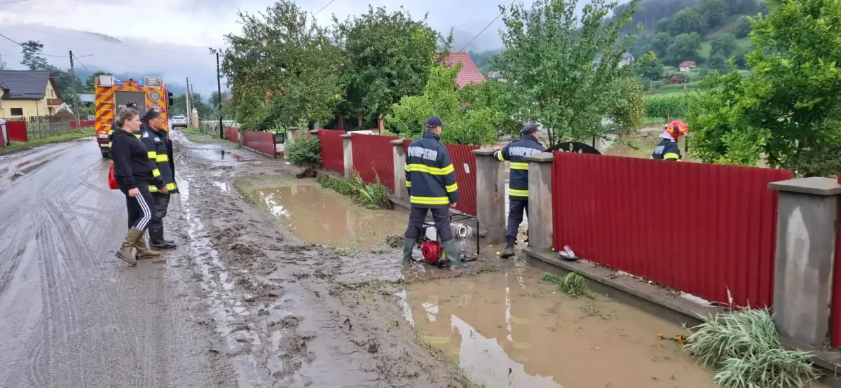 Viiturile au făcut prăpăd în Moldova! O persoană a murit, sute evacuate, zeci de localități devastate