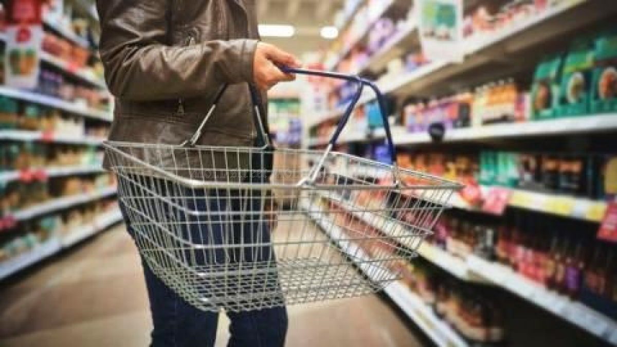 Alimentele de bază vor costa mai mult! Guvernul elimină TVA-ul redus pentru produsele agricole