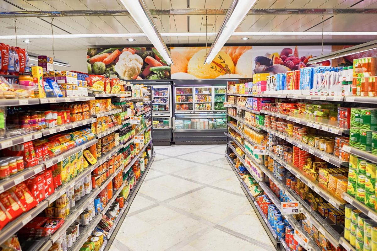 Lista completă a alimentelor care se scumpesc iar! Bolojan a refuzat categoric prelungirea plafonării