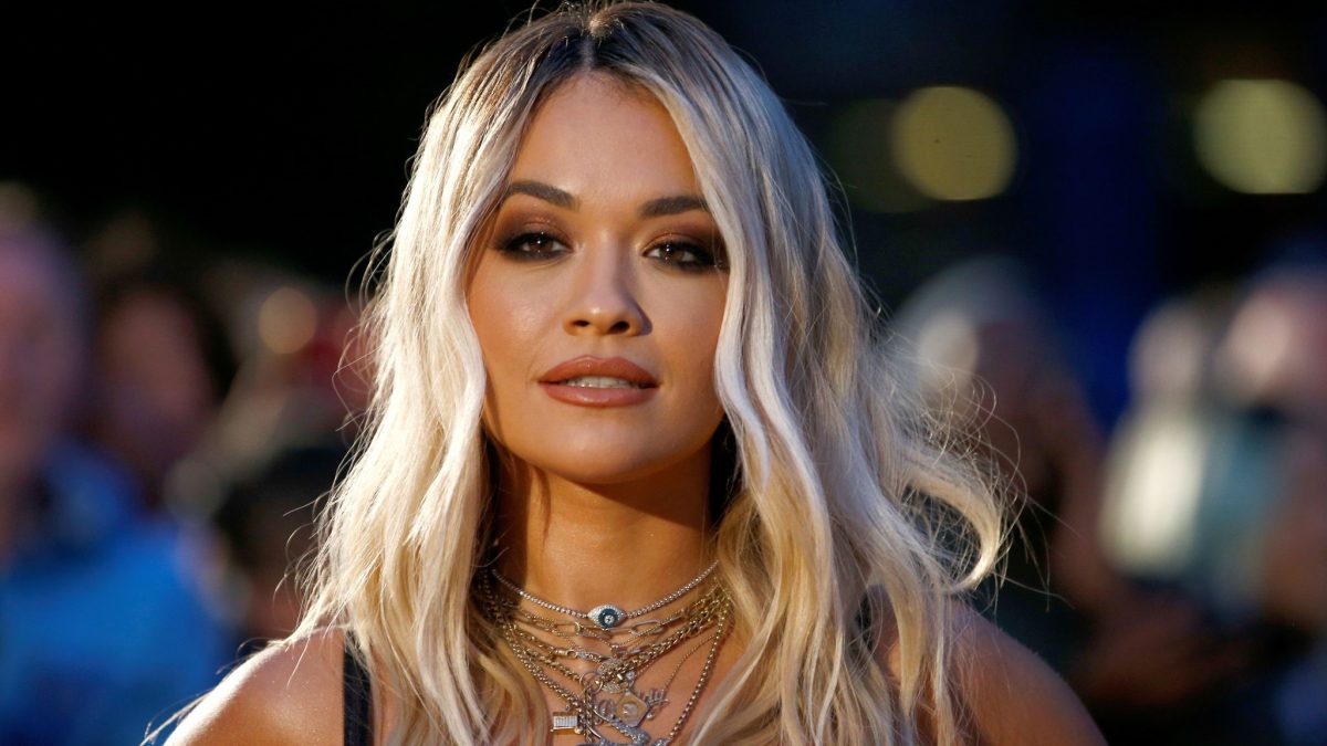 Rita Ora apare într-un sutien minuscul. A atras toate privirile din New York