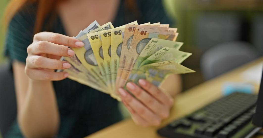 Vești-surpriză pentru bugetari! Când s-ar putea relua majorările de salarii și pensii