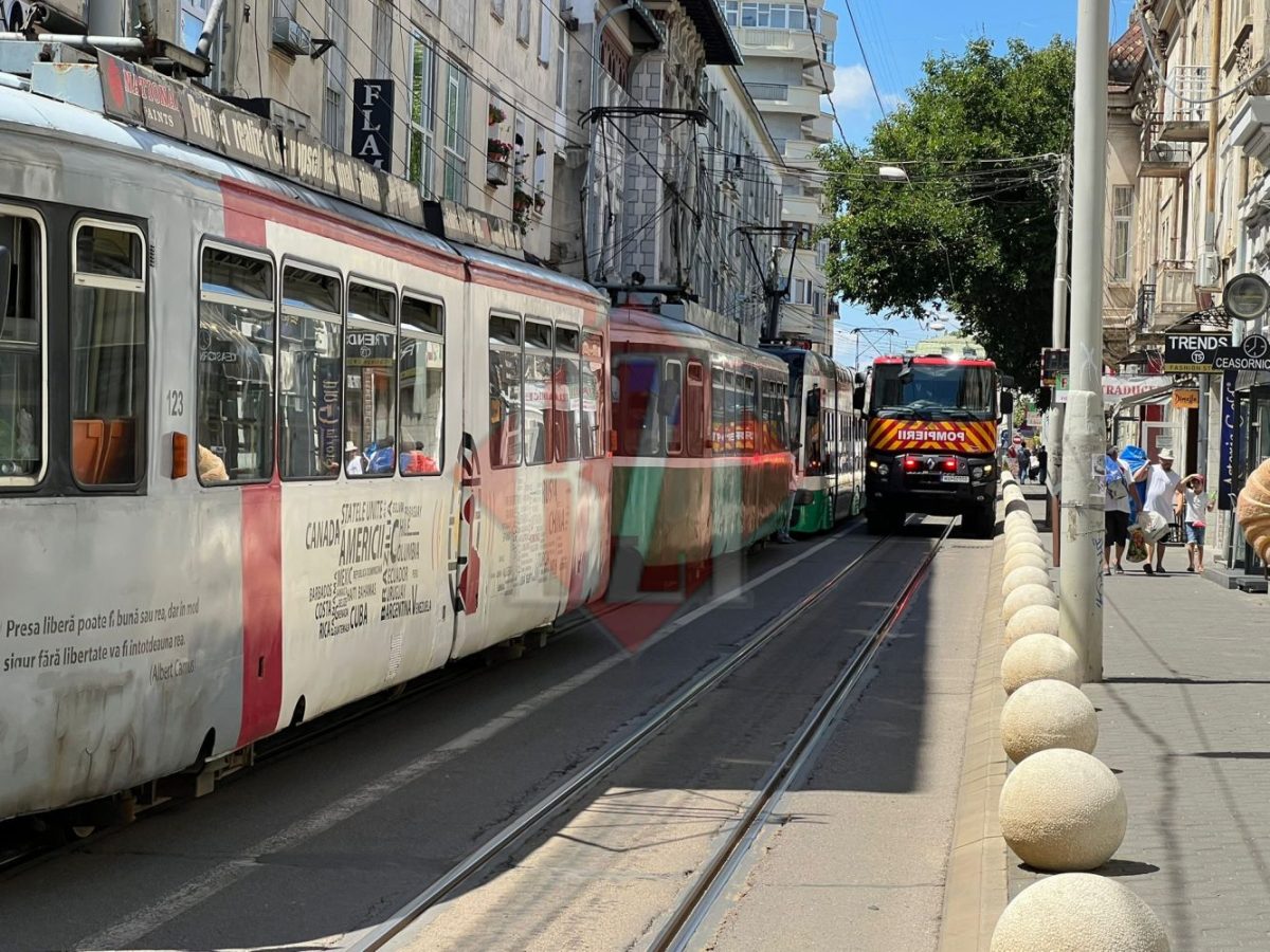 Circulația tramvaielor a fost blocată complet în zona centrală din cauza incendiului de la Maternitatea „Cuza Vodă” din Iași – UPDATE