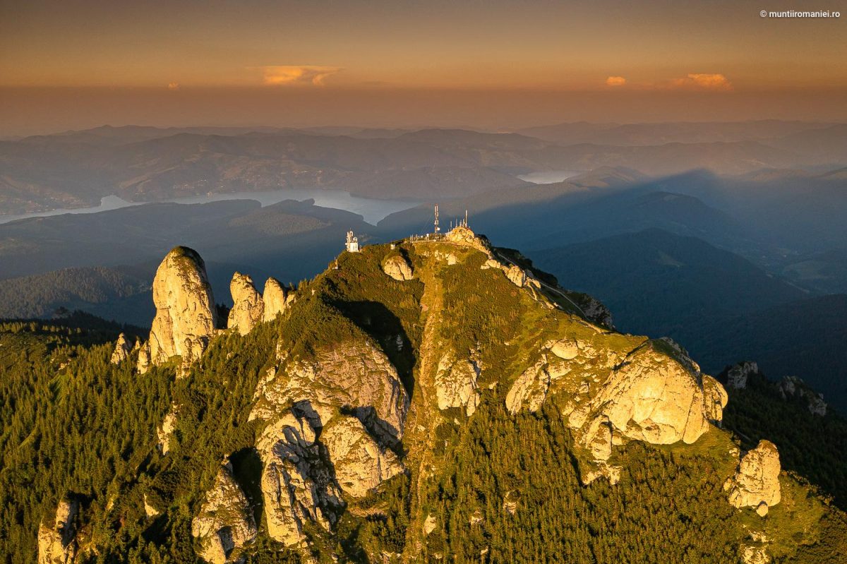 Traseu spre Vârful Toacă – Ghid complet pentru o drumeție perfectă de weekend