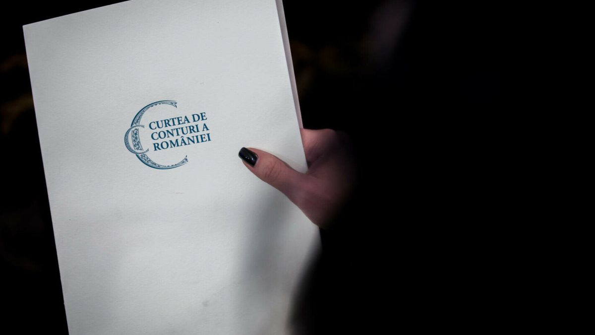 Creșteri salariale de 40% pentru noii angajați ai Curții de Conturi, în timp ce Guvernul taie cheltuieli