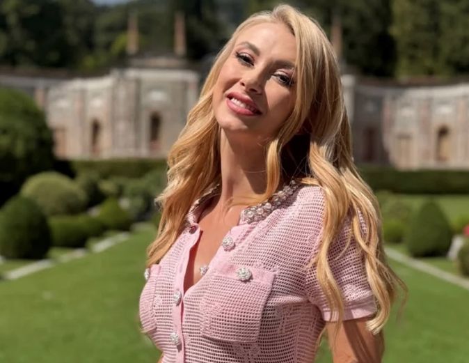 Andreea Bălan, vacanță de fițe, în Italia! S-a întâlnit cu George Clooney și Adam Sandler!