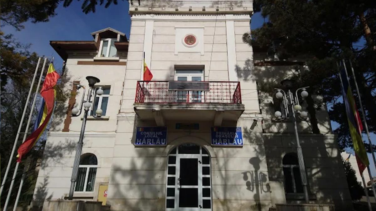 Colegiul Național „Ștefan cel Mare” din orașul Hârlău va fi modernizat! Primăria caută firme pentru semnarea contractului de peste 5 milioane de lei