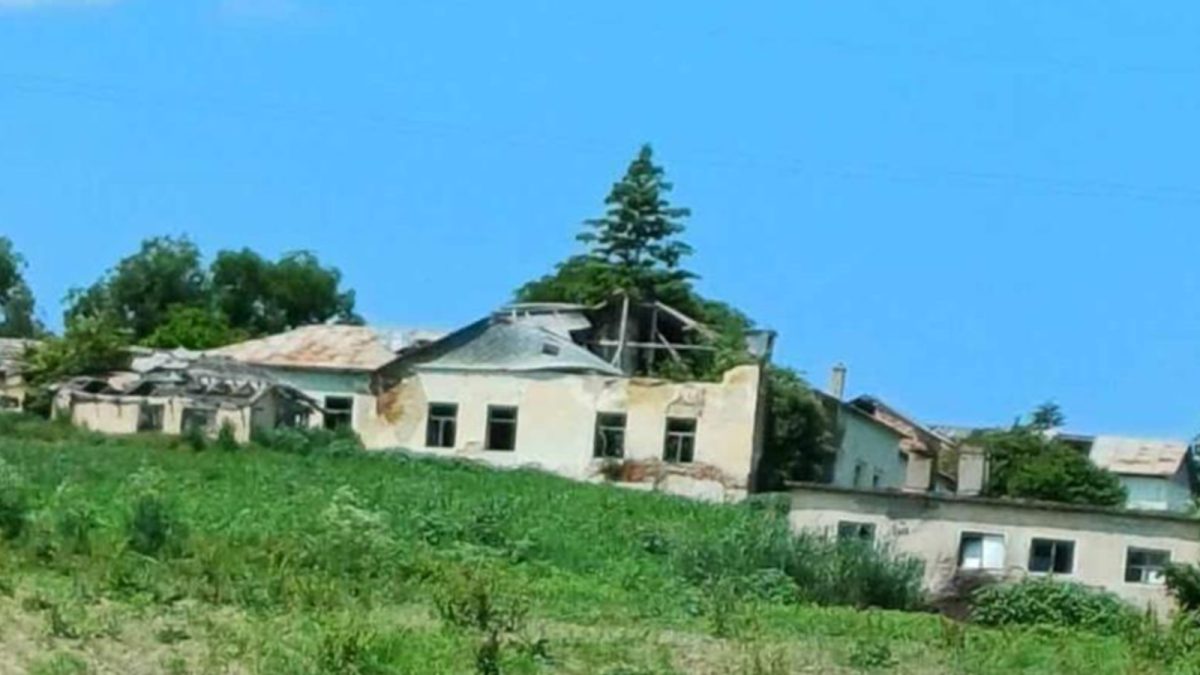 Moștenitorul unui conac istoric din Iași a lăsat totul în paragină și a dispărut în Franța! Autoritățile l-au căutat, însă acesta este de negăsit