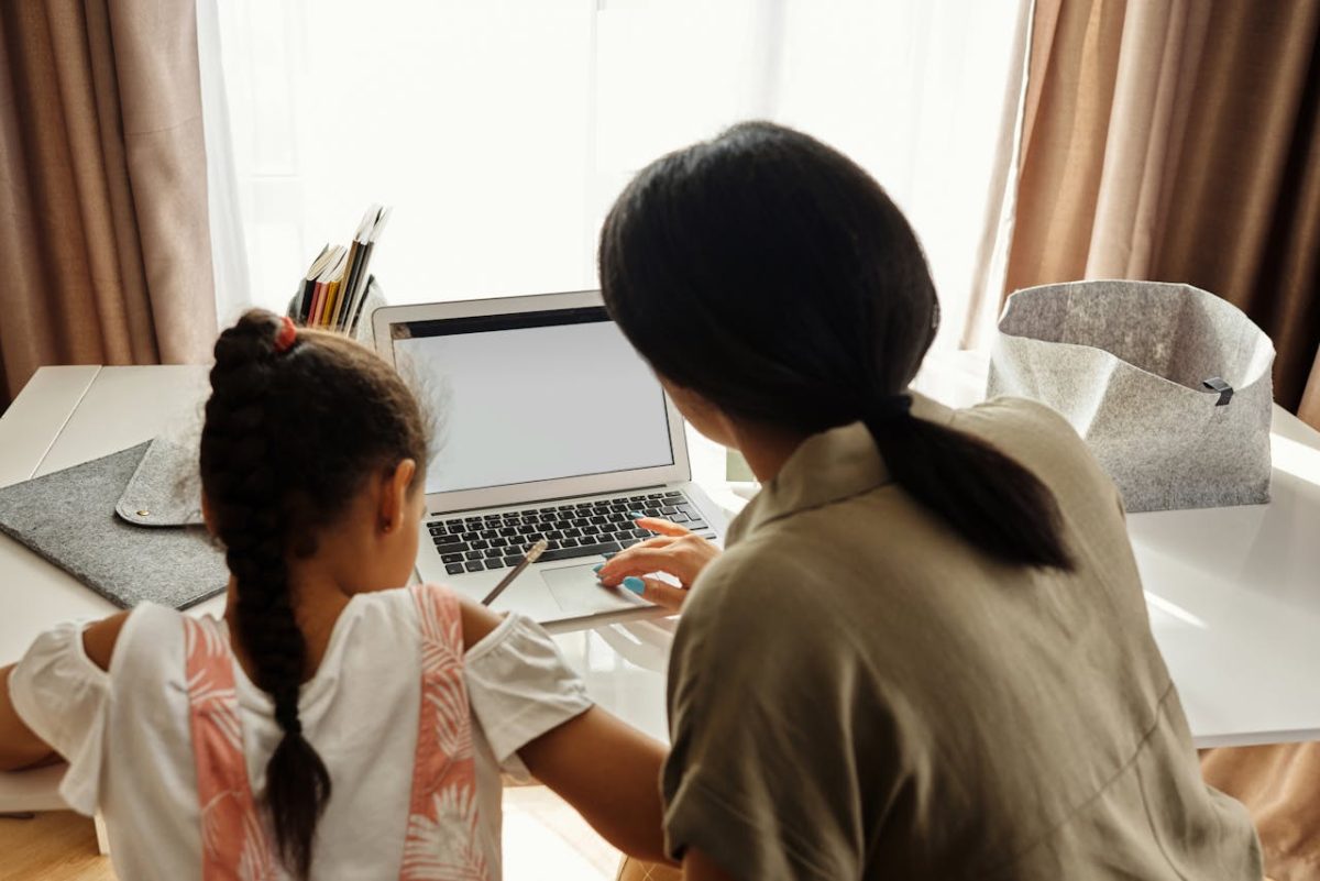 Cum alegi primul laptop pentru copilul tău, ce este suficient pentru el și cum optezi pentru modelul potrivit?