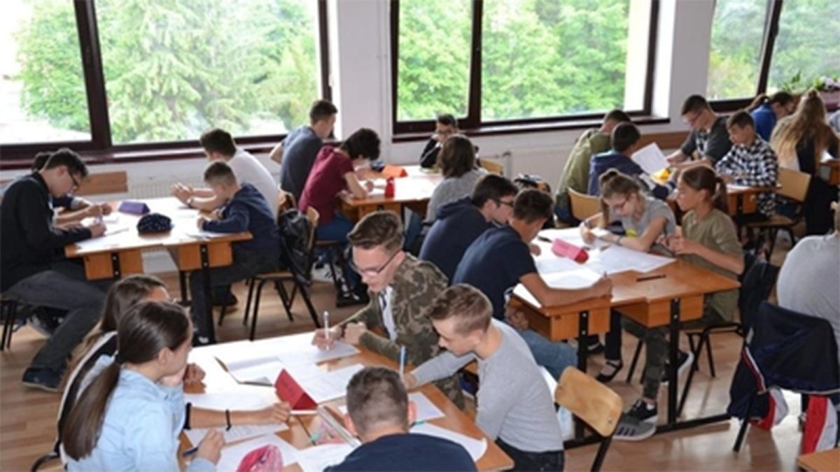 Sute de locuri libere în învățământul profesional din județul Iași. Care sunt calificările cele mai căutate în etapa a II-a de admitere