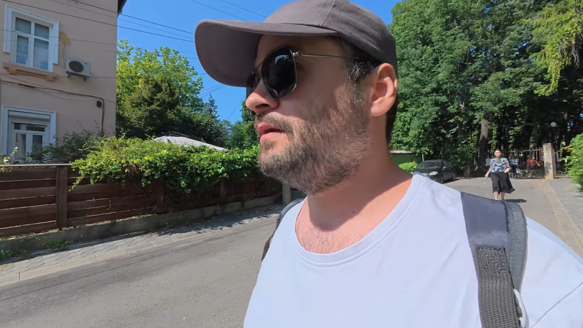 Situație incredibilă prin care a trecut un cunoscut youtuber din România! A sunat la 112, după ce a fost atacat de o femeie, pe o stradă din Iași: „Nu pot să scap de asta”