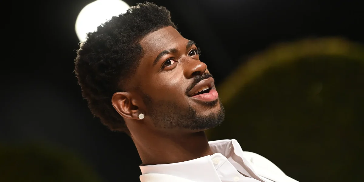 Rapperul Lil Nas X, reținut în Los Angeles după un episod bizar. Imaginile sunt virale