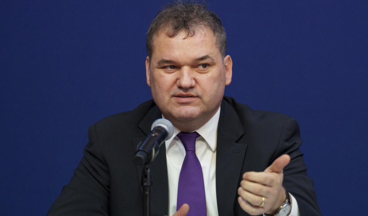 Cum vor fi dați afară angajații din primării și ministere. Cseke Attila: „Am propus o frână de 20%”