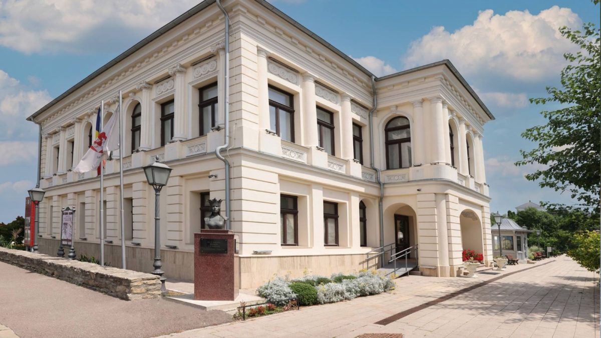 Expoziție unică de pictură, în acest weekend, la Iași! Colecția rară a lui Fuego, la Muzeul Municipal „Regina Maria”
