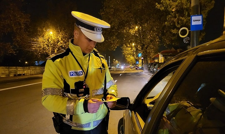Un bărbat care conducea un autoturism cu o viteză de 112 kilometri pe oră a depășit neregulamentar, chiar în fața polițiștilor din Iași