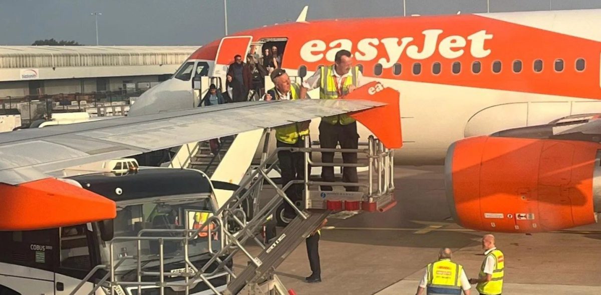 Incident grav pe pistă! Două avioane s-au ciocnit înainte de decolare! Pasagerii, martori ai unor momente de groază