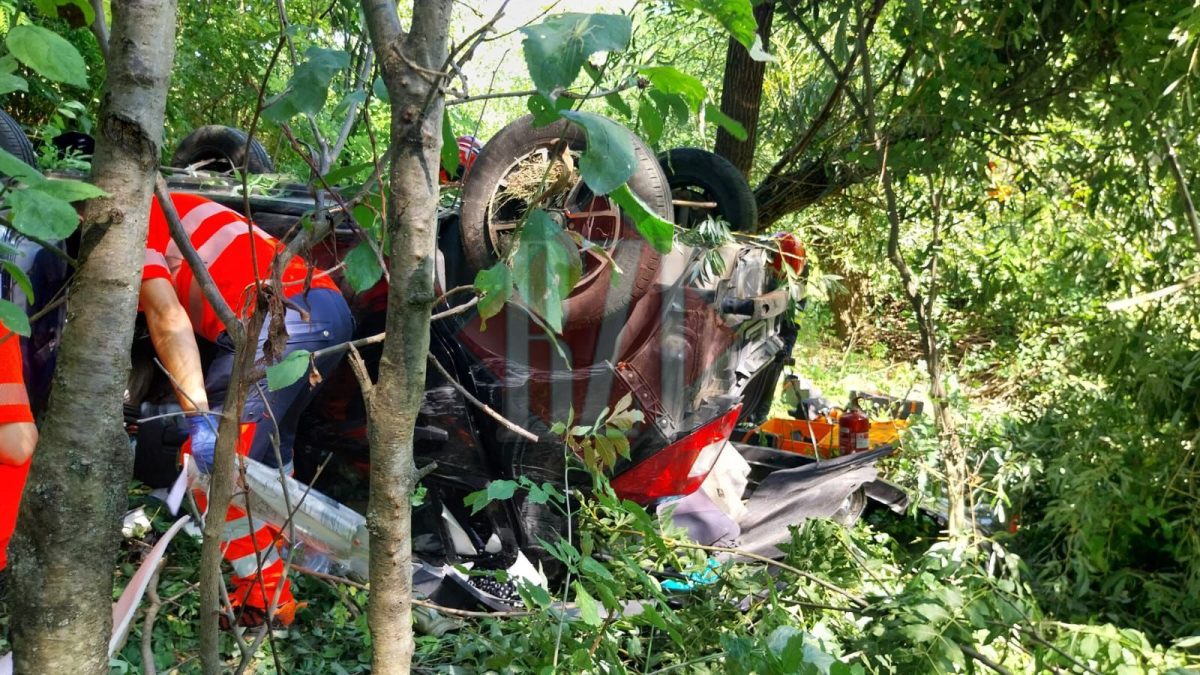 Accident rutier grav în comuna Deleni. Un soț și o soție au murit, după ce au rămas fără frâne. Autoturismul s-a răsturnat în râpă – UPDATE
