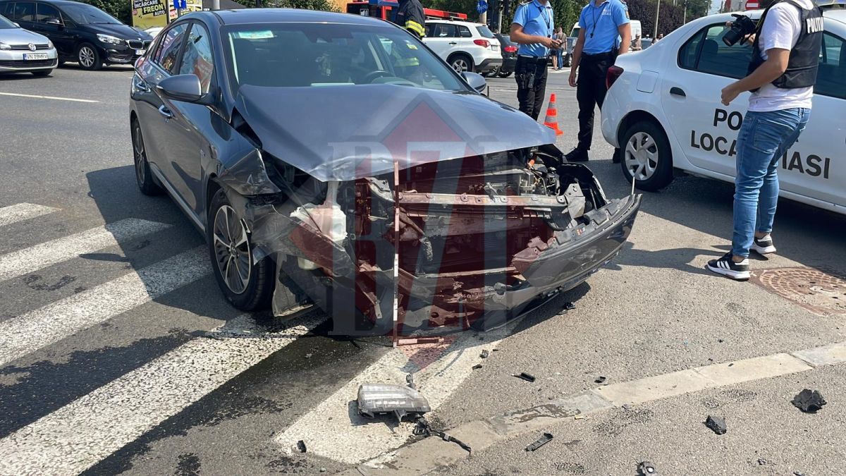 Accident rutier în Tudor Vladimirescu. O persoană a fost rănită, după ce două mașini s-au izbit – UPDATE