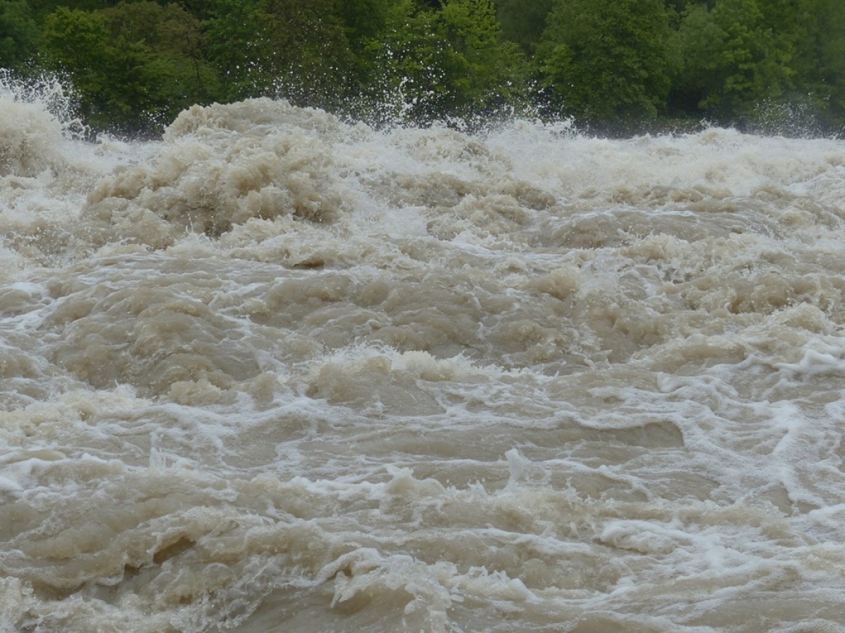 Hidrologii au emis Cod Galben de viituri pe râuri din 11 bazine hidrografice. Care sunt zonele vizate