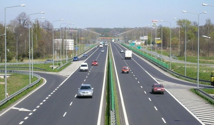Guvernul a decis să amâne cu șase luni implementarea noului sistem electronic de tarifare rutieră. Când intră în vigoare?