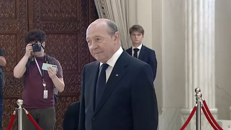 Fostul președinte Băsescu, la Palatul Cotroceni. Cum și-a luat rămas bun de la Ion Iliescu
