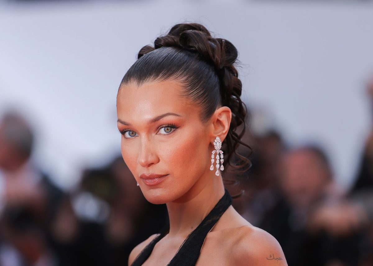 Bella Hadid a apărut într-o ținută senzuală. Iată ce lansare specială pregătește modelul