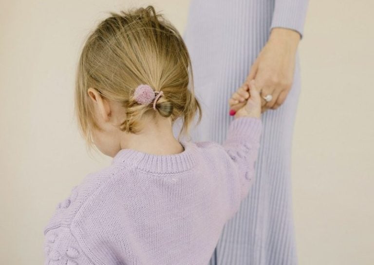 Cazul crimei din Craiova! Ce se întâmplă cu fetita rămasă orfană după ce tatăl i-a ucis mama