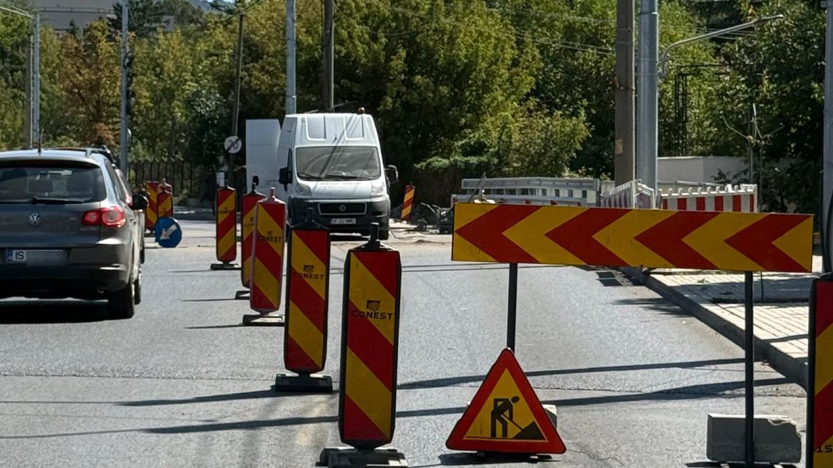 Coșmarul de pe Bucium continuă! Pavelele abia montate au fost scoase, iar podul de pe râul Vămășoaia a fost tăiat din nou. Lucrările trebuiau finalizate acum 8 luni