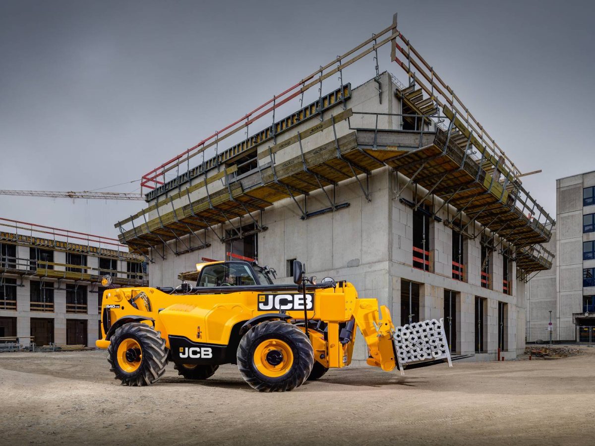 Cum iti optimizezi costurile cu un incarcator telescopic JCB – intre consum si productivitate