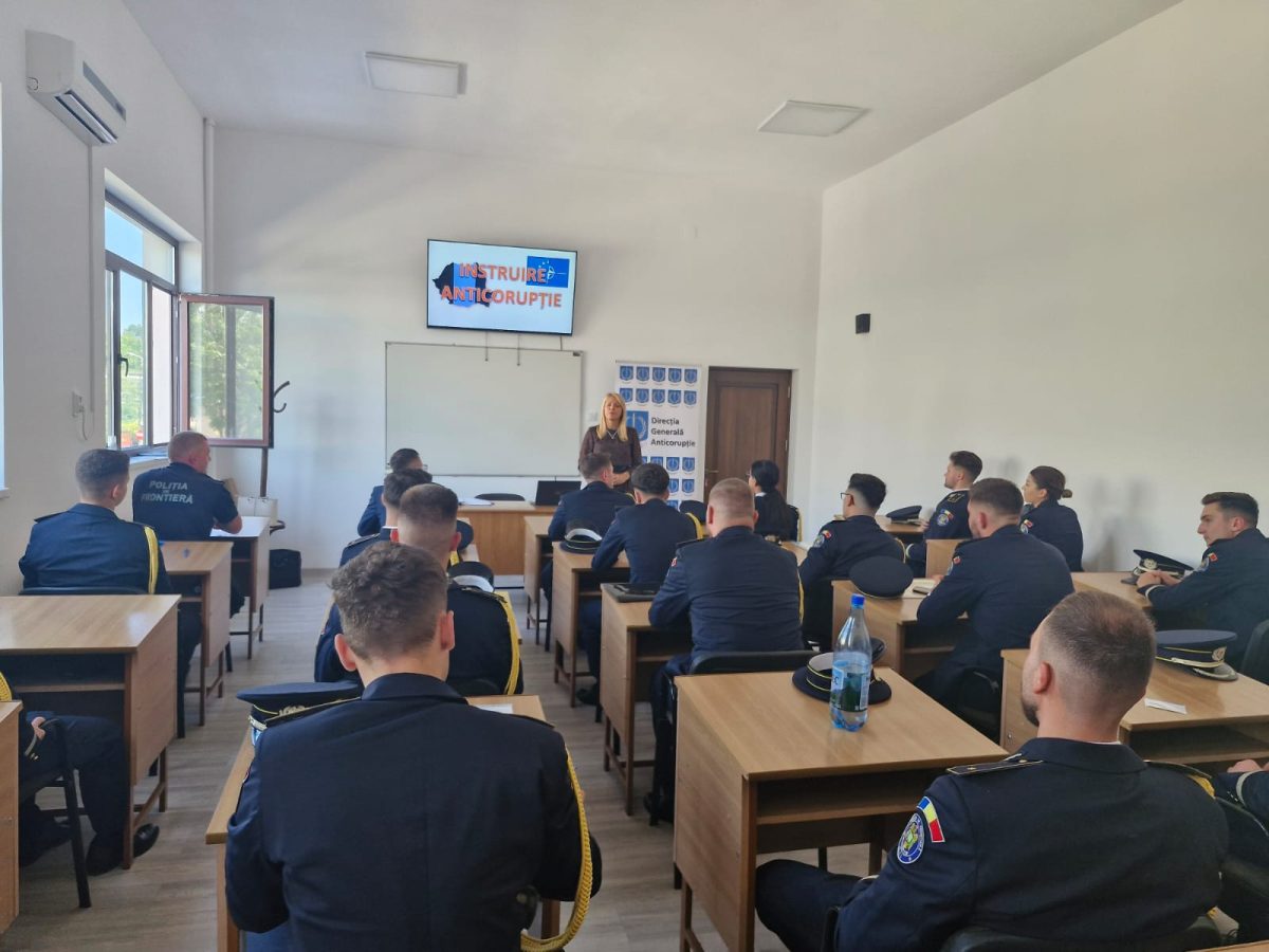 Instruire anticorupție pentru noii angajați ai Poliției de Frontieră Iași