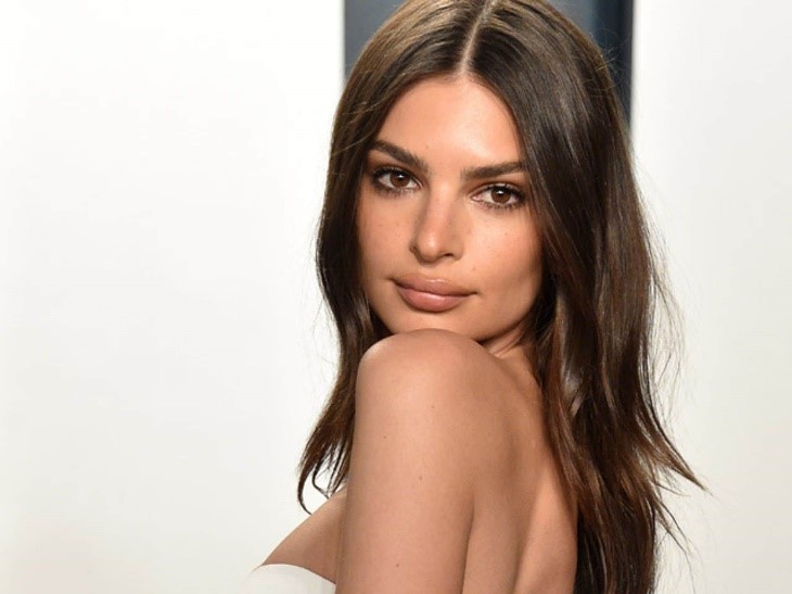 Emily Ratajkowski are un bikini provocator! Apariția incendiară de pe iaht a atras toate privirile