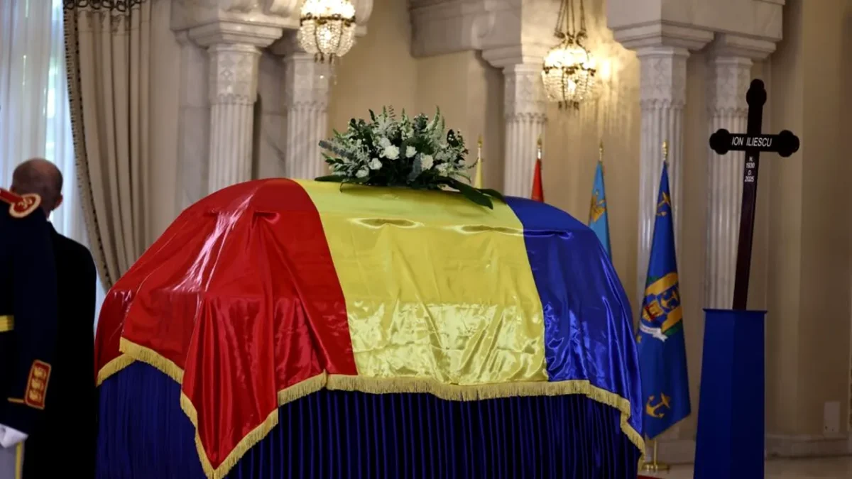 Zi de doliu național în România pentru Ion Iliescu. Fostul președinte, condus pe ultimul drum cu onoruri militare