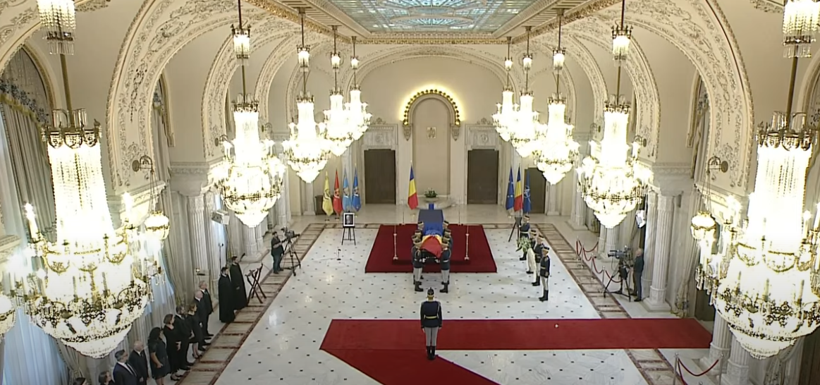 Garda de onoare, la Cotroceni! Ion Iliescu, depus în Sala Unirii. Iată programul ceremoniilor – LIVE TEXT, UPDATE