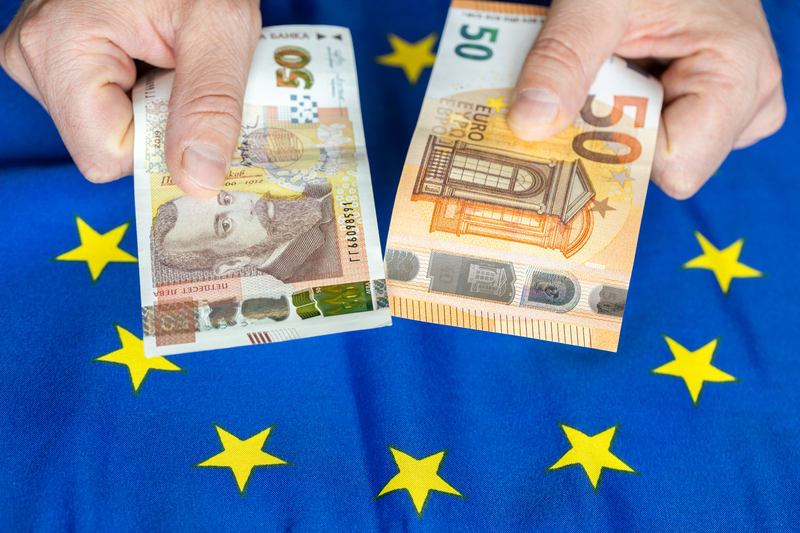 Atenție, cumpărători! Bulgaria introduce reguli stricte pentru prețuri înainte de adoptarea euro în 2026