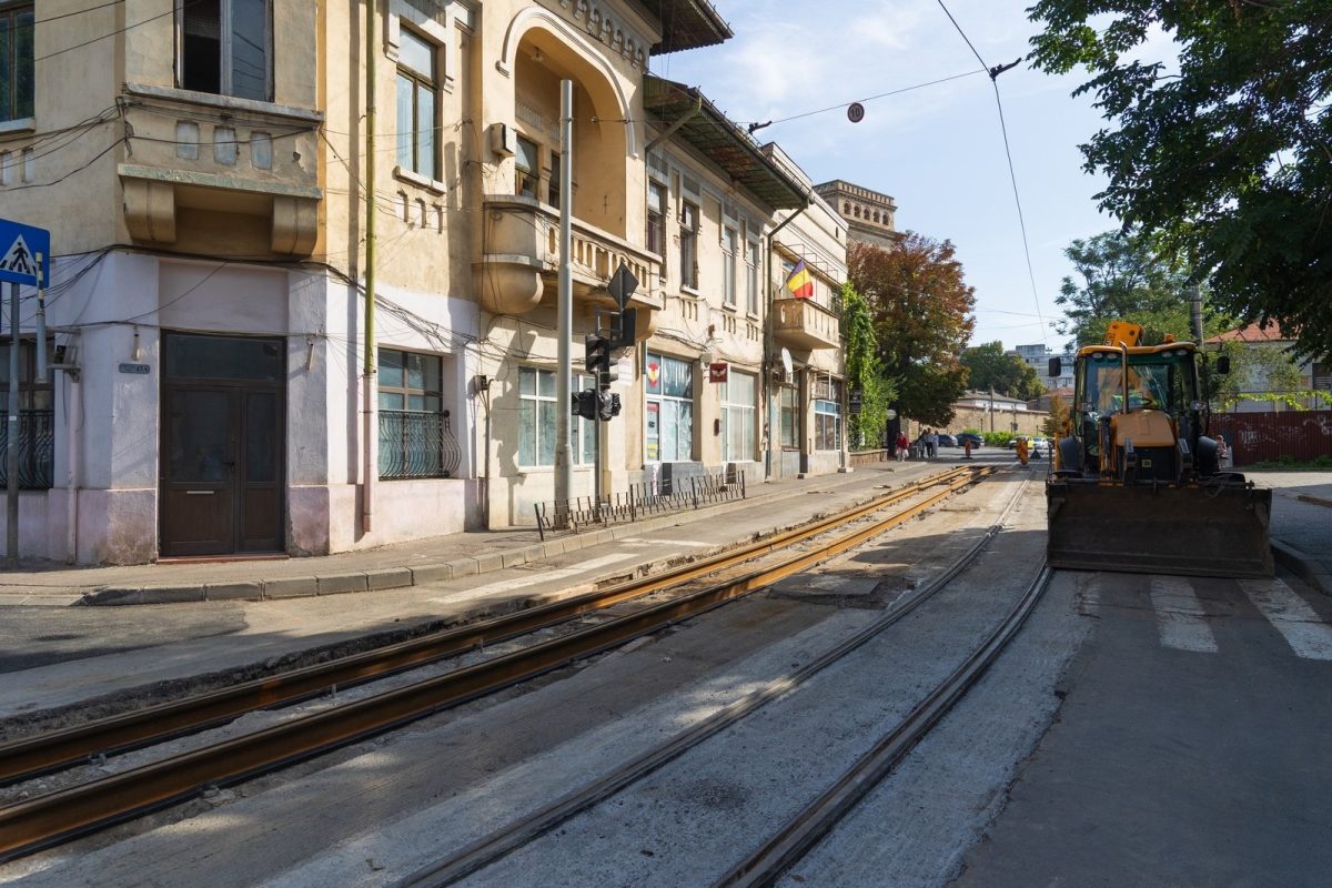 Atenție, șoferi și călători! Trafic blocat și tramvaie oprite pe Cuza Vodă – Târgu Cucu până în septembrie