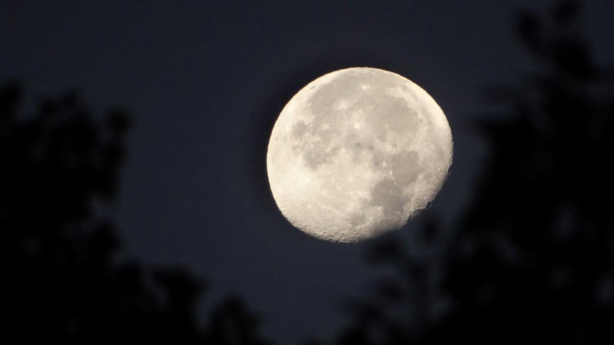 Luna plină din august 2025 poate afecta cuplurile! Astrologii avertizează asupra tensiunilor care ar putea apărea în relații