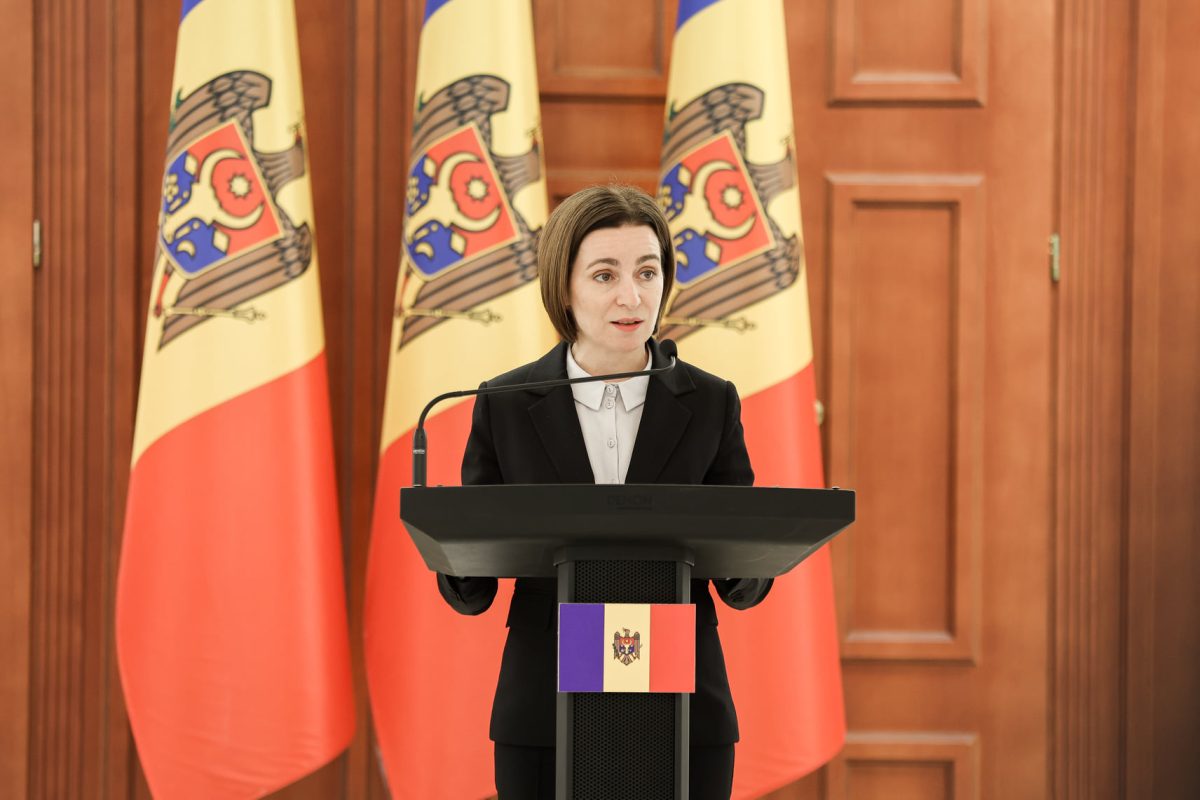 Revoltă în fața Ambasadei Republicii Moldova de la Moscova: „Jos, Maia Sandu! Jos, PAS!”