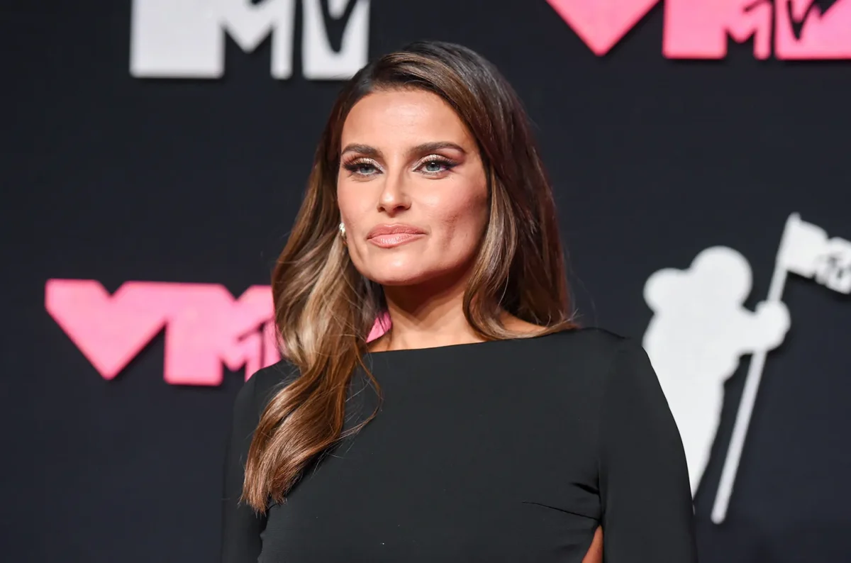 Fanii în delir! Nelly Furtado demonstrează că încrederea în sine e cea mai sexy ținută