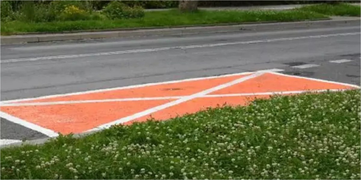 A apărut un nou marcaj rutier pentru șoferi! Ce sancțiuni se aplică pentru nerespectarea sa