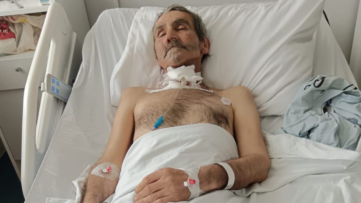 Un bărbat de 52 de ani, bolnav de cancer faringian, are nevoie de ajutor financiar pentru a se putea trata la Iași: „A ajuns într-un stadiu critic, fără voce”