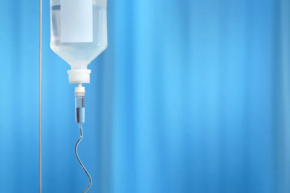Fanii sunt în lacrimi! Renumitul cântăreț român, la perfuzii, luptă pentru sănătatea lui!