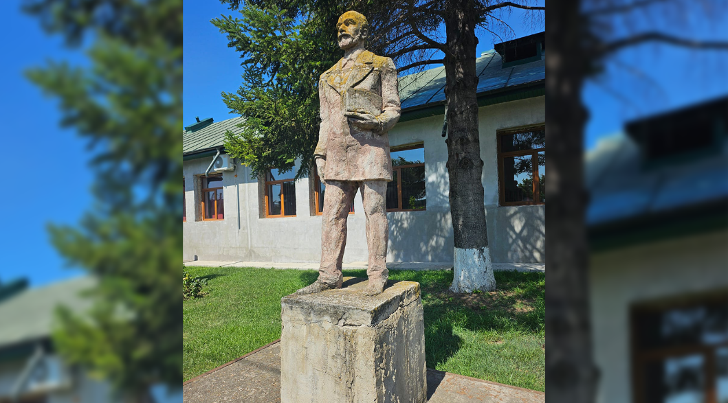 Monumentul lui Petru Poni, degradat de ani de zile, va fi salvat și pus în valoare