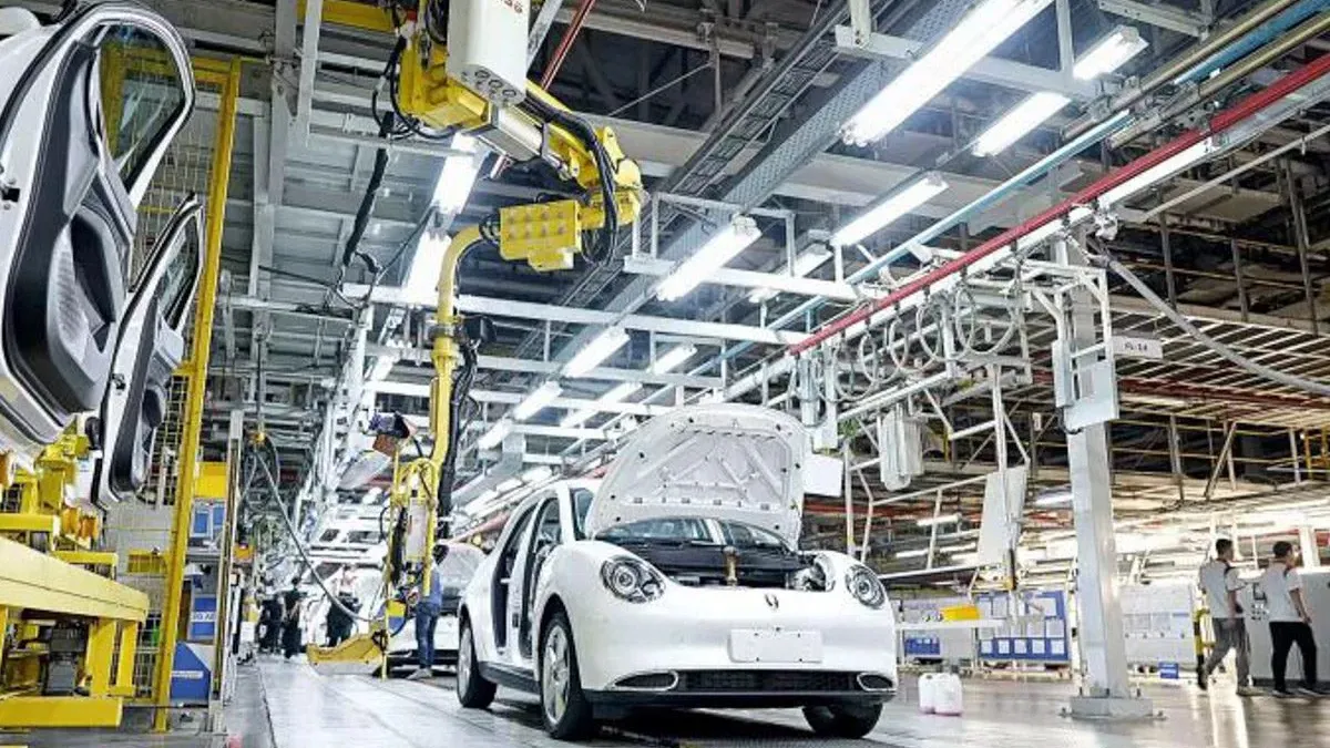 Gigantul străin care va da lovitura pe piața auto din România! Își deschide fabrică și face angajări!